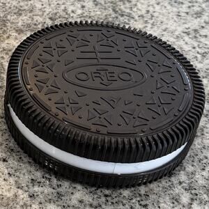 Nabisco Advertising Oreo Cookie Shaped Plastic Canister Twist Lid 1999 A Aronson